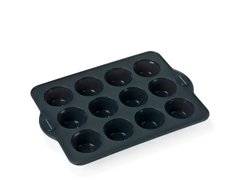 Produktfoto af Mette Blomsterbergs sorte muffinform til 12 muffins